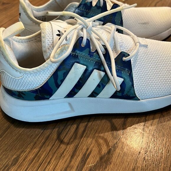 Adidas snickers. unisex. Big kid size 5,5 or Women 7 - Picture 5 of 7